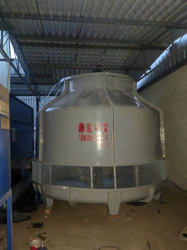 泸州2<strong>200t玻璃钢冷却塔</strong>